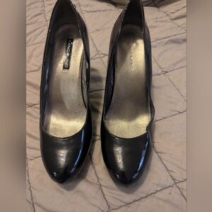 Bandolino shiny black heels